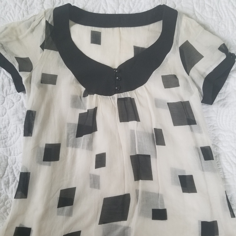 Black ans Off White semi sheer top